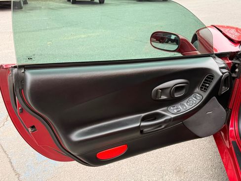 Used 2002 Chevrolet Corvette Coupe w/ Preferred Equipment Group2 image 7