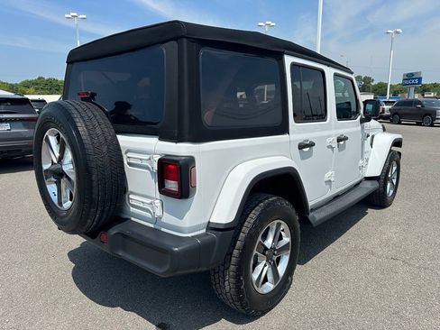 Used 2019 Jeep Wrangler Unlimited Sahara AWD/4WD image 5