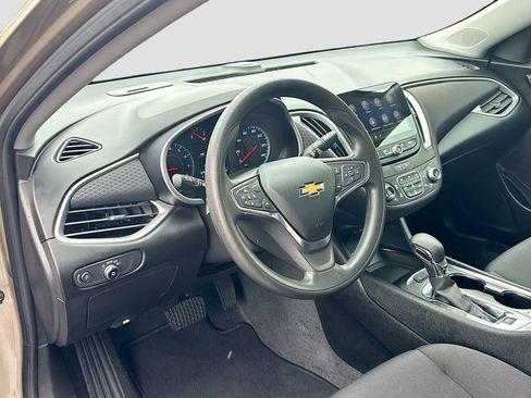 Used 2025 Chevrolet Malibu LT FWD image 24