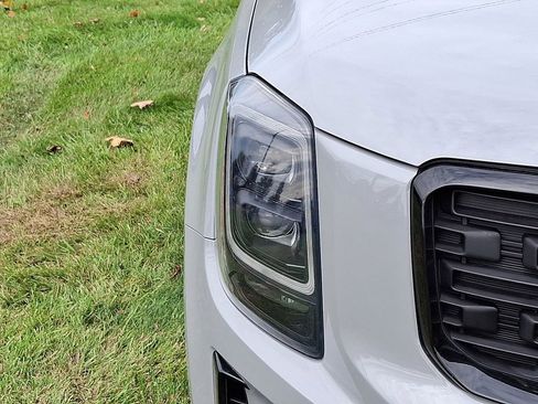 Certified 2021 Kia Telluride SX w/ SX Prestige Package image 9