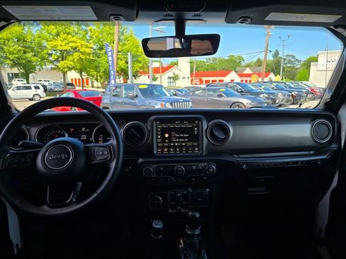 Used 2023 Jeep Wrangler Unlimited w/ 8.4" Radio Group AWD/4WD image 3