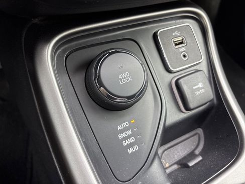 Used 2017 Jeep Compass Sport image 20