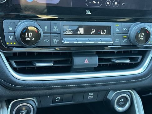 Used 2024 Toyota Grand Highlander AWD image 21
