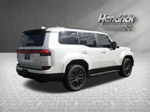 Used 2026 Lexus GX 550 GX 550 Premium w/ Cold Area Package image 9