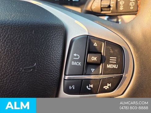 Used 2025 Ford Explorer Active AWD/4WD image 25