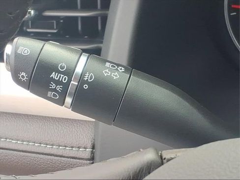 Used 2022 GMC Acadia SLT image 16