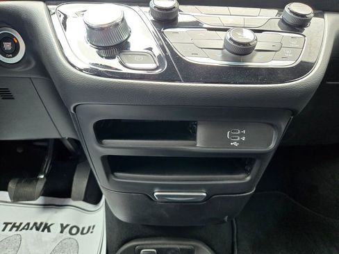 Used 2026 Chrysler Pacifica Select FWD image 28