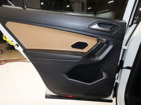 Used 2022 Volkswagen Tiguan SE image 19