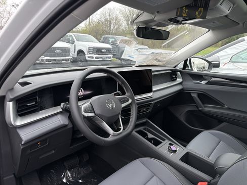 New 2026 Volkswagen Tiguan SE AWD/4WD image 8
