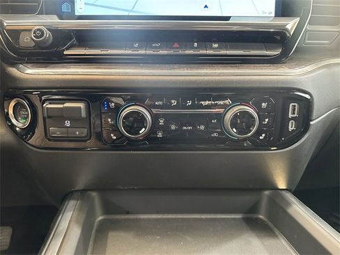 Used 2025 Chevrolet Silverado 2500 LTZ w/ LTZ Convenience Package image 18