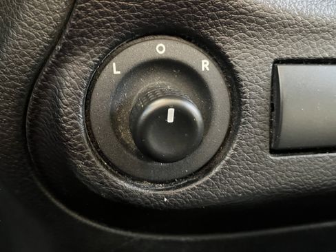 Used 2016 Jeep Wrangler Rubicon w/ Power Convenience Group AWD/4WD image 16