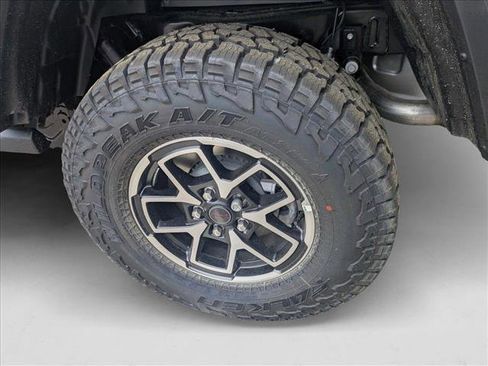 New 2025 Jeep Gladiator Sport image 17