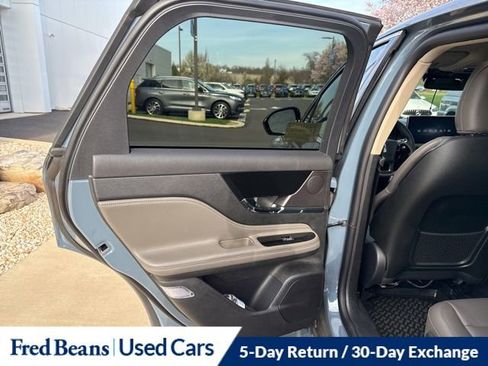 Used 2025 Lincoln Corsair AWD image 12