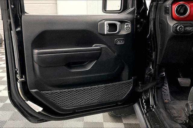 Used 2021 Jeep Wrangler Rubicon w/ Uconnect 4C Nav & Sound Group AWD/4WD image 19