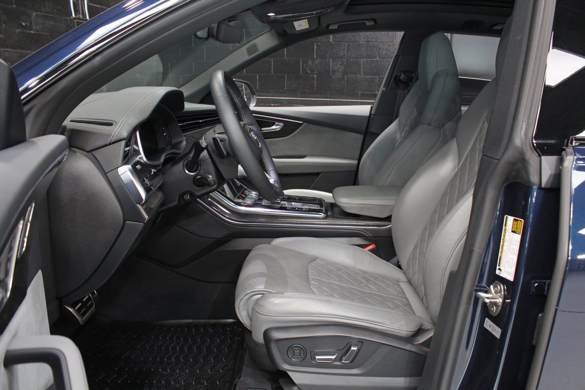 Used 2023 Audi SQ8 Premium Plus AWD/4WD image 30