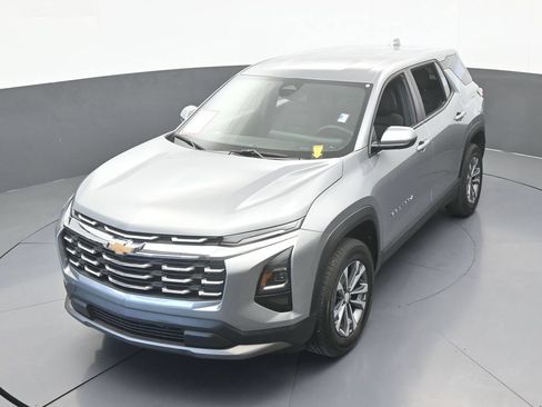 Used 2026 Chevrolet Equinox LT FWD image 42