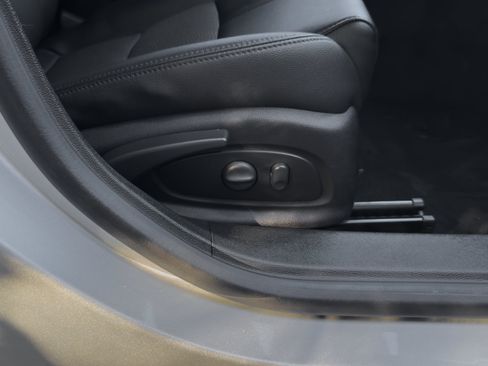 Used 2019 Chevrolet Impala LT FWD image 55