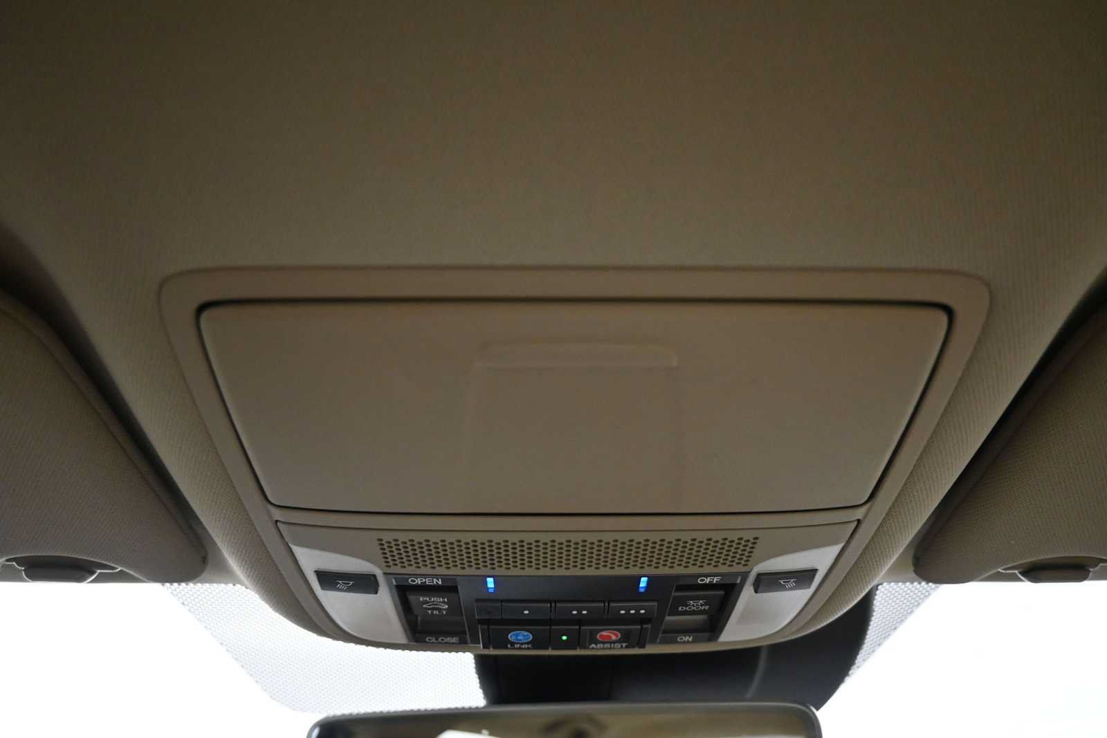 Used 2015 Acura TLX w/ Technology Package FWD image 17