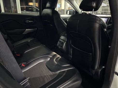 Used 2022 Jeep Cherokee Latitude w/ Sun & Sound Group image 34