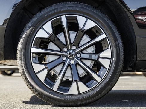 New 2026 Volvo XC60 B5 Plus w/ Protection Package Premier image 17