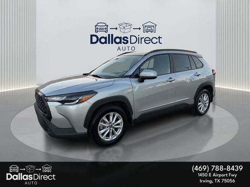 Used 2023 Toyota Corolla Cross LE image 2