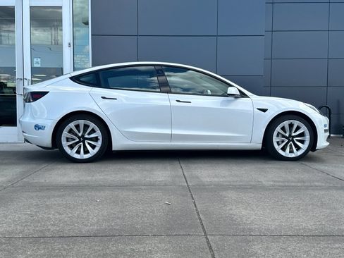 Used 2021 Tesla Model 3 Long Range AWD/4WD image 2