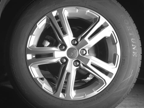 Used 2024 GMC Terrain SLE image 19