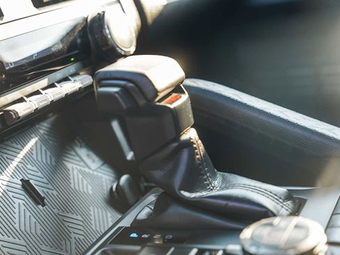 Used 2024 Toyota Tacoma TRD Off-Road image 22