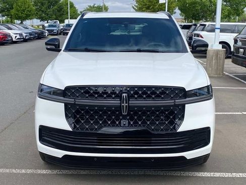 New 2026 Lincoln Navigator L Reserve AWD/4WD image 2
