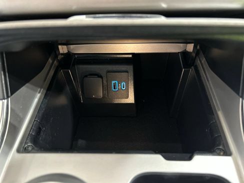 Certified 2022 Ford Explorer XLT w/ Equipment Group 202A AWD/4WD image 23