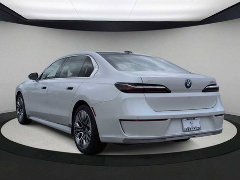 Used 2025 BMW i7 eDrive50 RWD image 6
