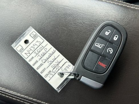 Used 2014 Jeep Cherokee Limited w/ Technology Group FWD image 40