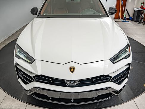 Used 2022 Lamborghini Urus AWD/4WD image 16