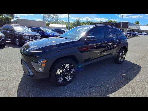 Certified 2024 Hyundai Kona SEL AWD/4WD image 4