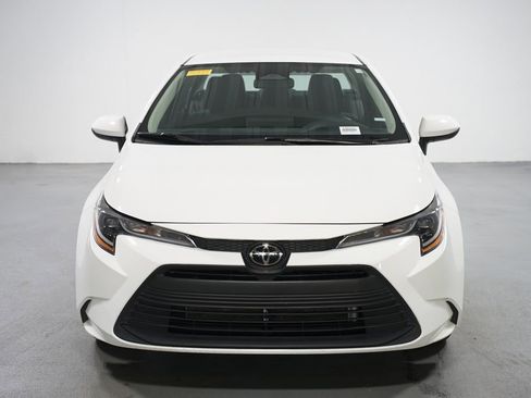 Certified 2024 Toyota Corolla LE image 2