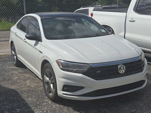 Used 2019 Volkswagen Jetta R-Line w/ R-Line Cold Weather Package FWD image 1