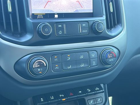Used 2022 Chevrolet Colorado Z71 w/ Safety Package image 33