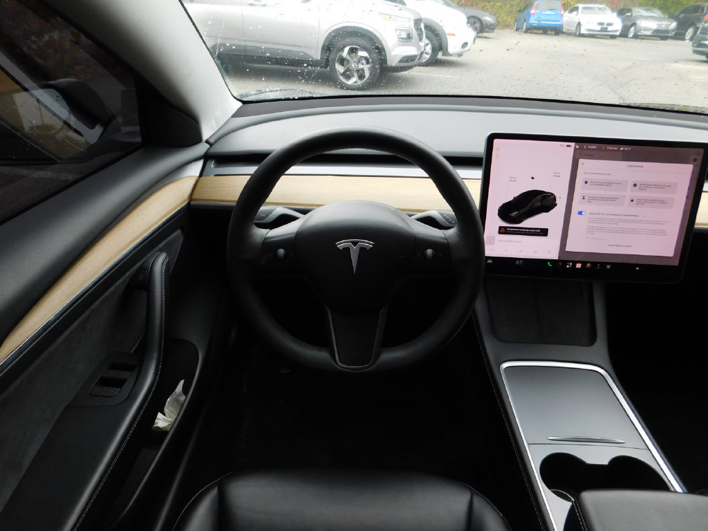 Used 2021 Tesla Model 3 Standard Range Plus RWD image 16