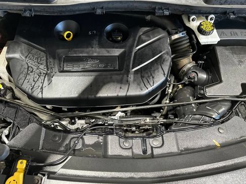 Used 2019 Ford Escape Titanium AWD/4WD image 21
