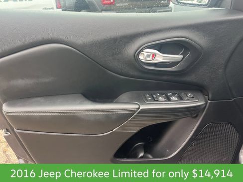 Used 2016 Jeep Cherokee Limited AWD/4WD image 10