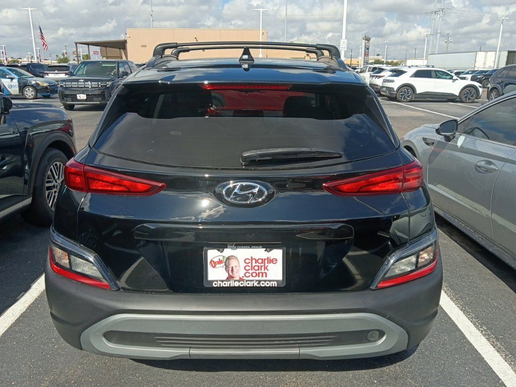 Used 2023 Hyundai Kona SEL w/ Convenience Package FWD image 5