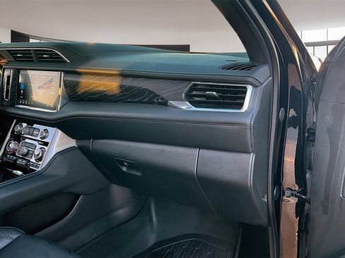 Used 2021 GMC Yukon Denali w/ Denali Premium Package image 16