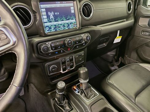 Used 2023 Jeep Wrangler Unlimited Sahara w/ Cold Weather Group AWD/4WD image 26