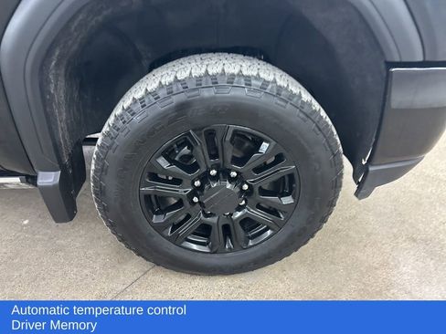 Used 2023 GMC Sierra 2500 Denali w/ Denali Black Diamond Edition image 15