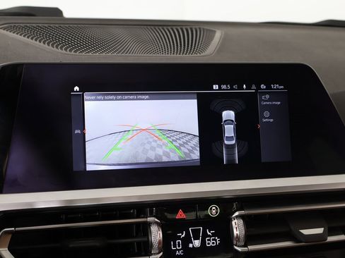 Used 2022 BMW 330i xDrive 330i xDrive w/ Driving Assistance Package image 6