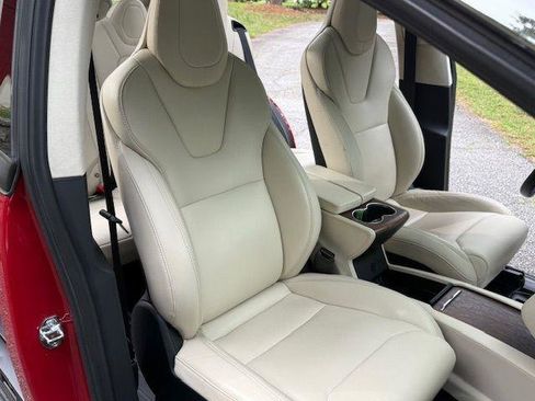 Used 2017 Tesla Model X 75D AWD/4WD image 7