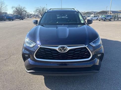 Used 2022 Toyota Highlander XLE image 8