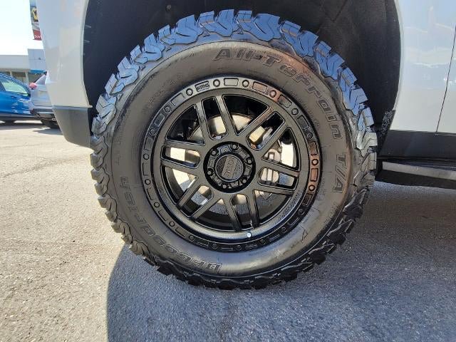 Used 2021 Chevrolet Tahoe LT w/ LT Signature Package RWD image 33