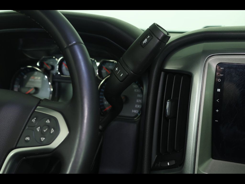Used 2018 Chevrolet Silverado 1500 LT w/ Redline Edition AWD/4WD image 28