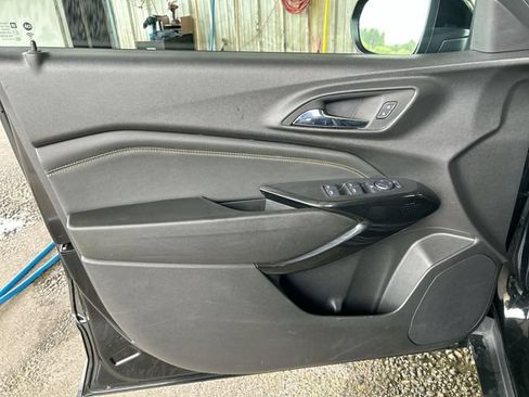 Used 2024 Chevrolet Trax LT FWD image 20